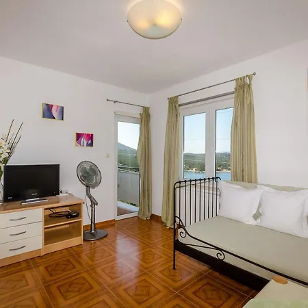 Mrvelj Apartment *