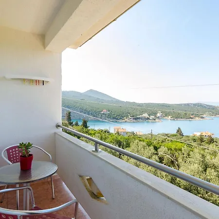 Apartment Mrvelj