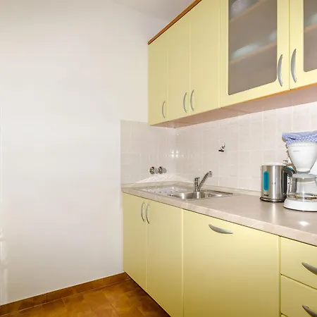 Apartment Mrvelj Gdinj