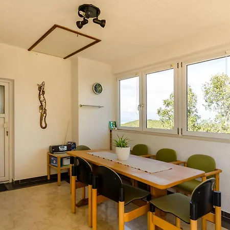 Apartment Mrvelj Gdinj