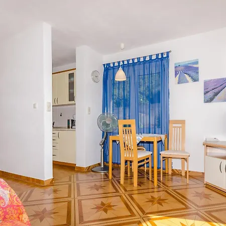 Apartment Mrvelj Gdinj